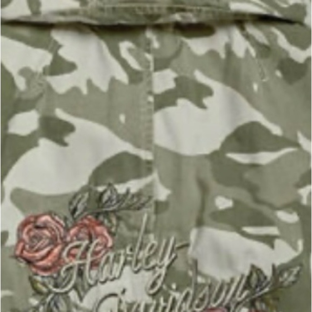 Harley Davidson Women’s utility jacket featuring camo/rose details Sz M - Picture 2 of 8